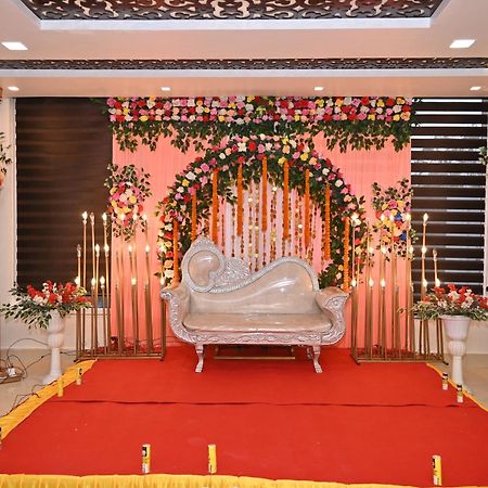 Hotel Maa Laxmi Palace 德奥加尔 外观 照片