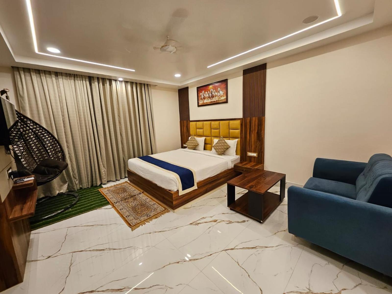 Hotel Maa Laxmi Palace 德奥加尔 外观 照片