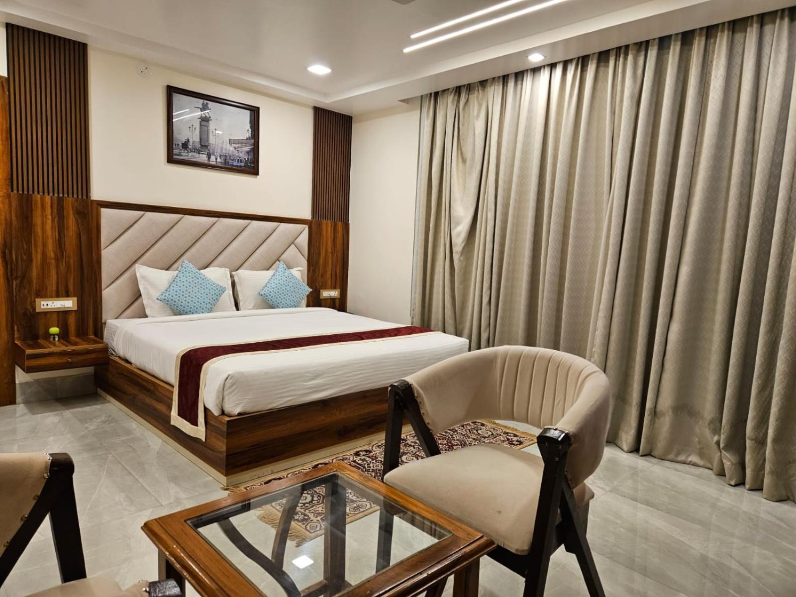 Hotel Maa Laxmi Palace 德奥加尔 外观 照片