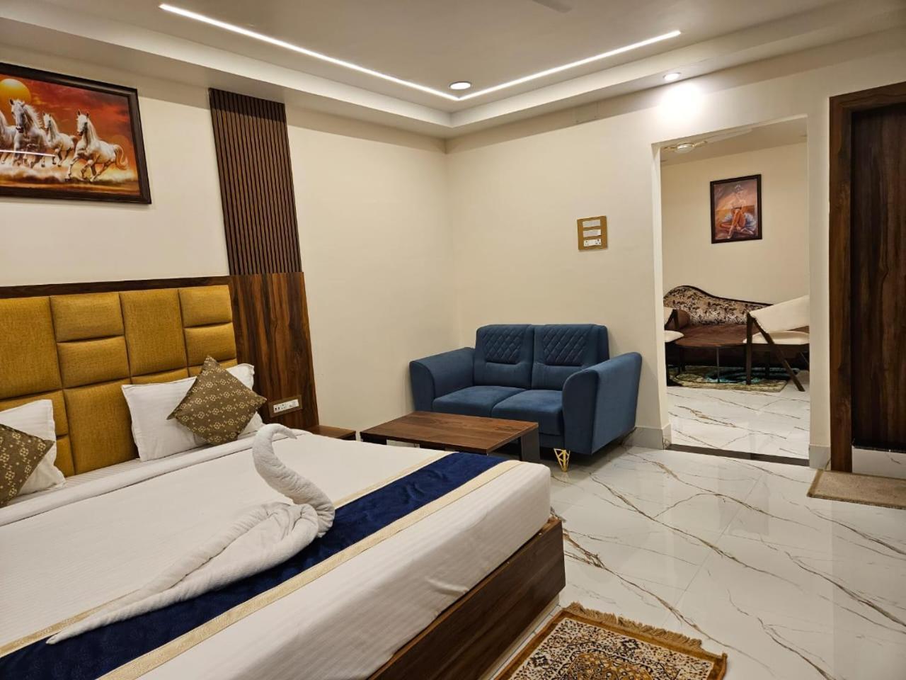 Hotel Maa Laxmi Palace 德奥加尔 外观 照片