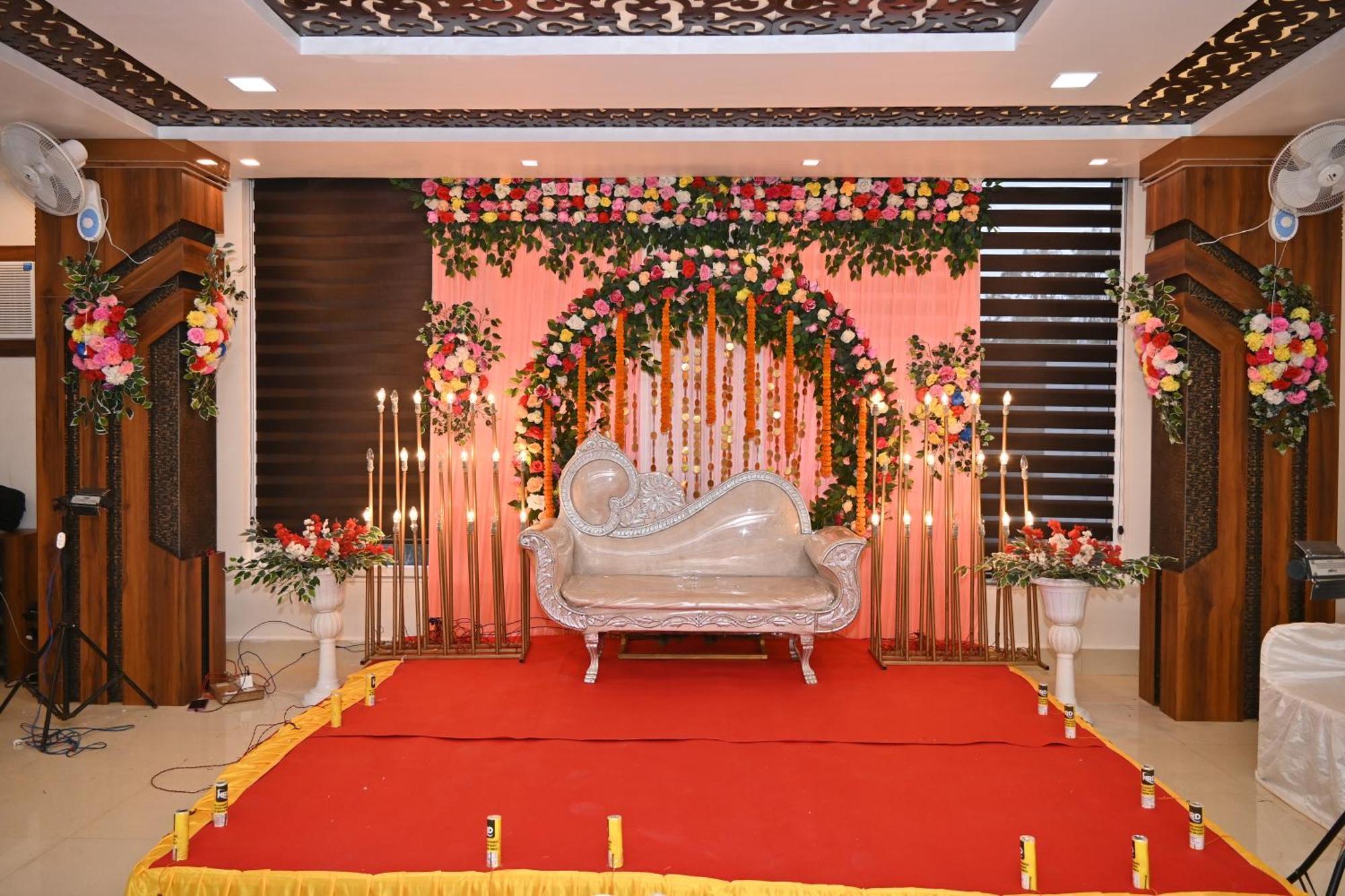 Hotel Maa Laxmi Palace 德奥加尔 外观 照片