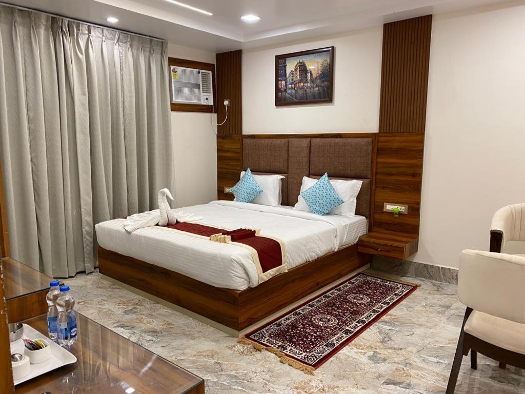 Hotel Maa Laxmi Palace 德奥加尔 外观 照片