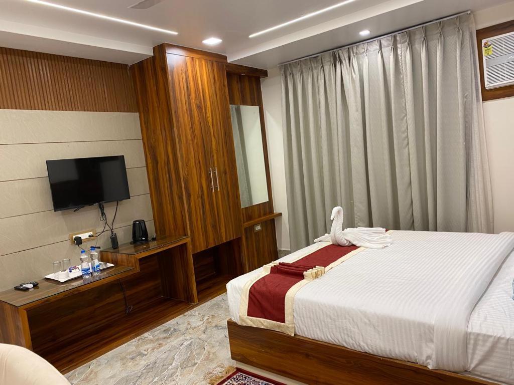 Hotel Maa Laxmi Palace 德奥加尔 外观 照片