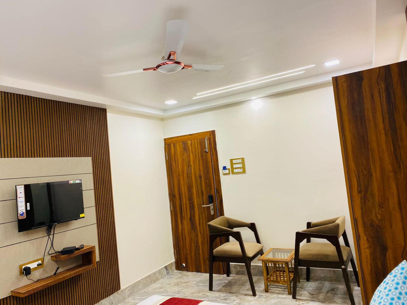 Hotel Maa Laxmi Palace 德奥加尔 外观 照片